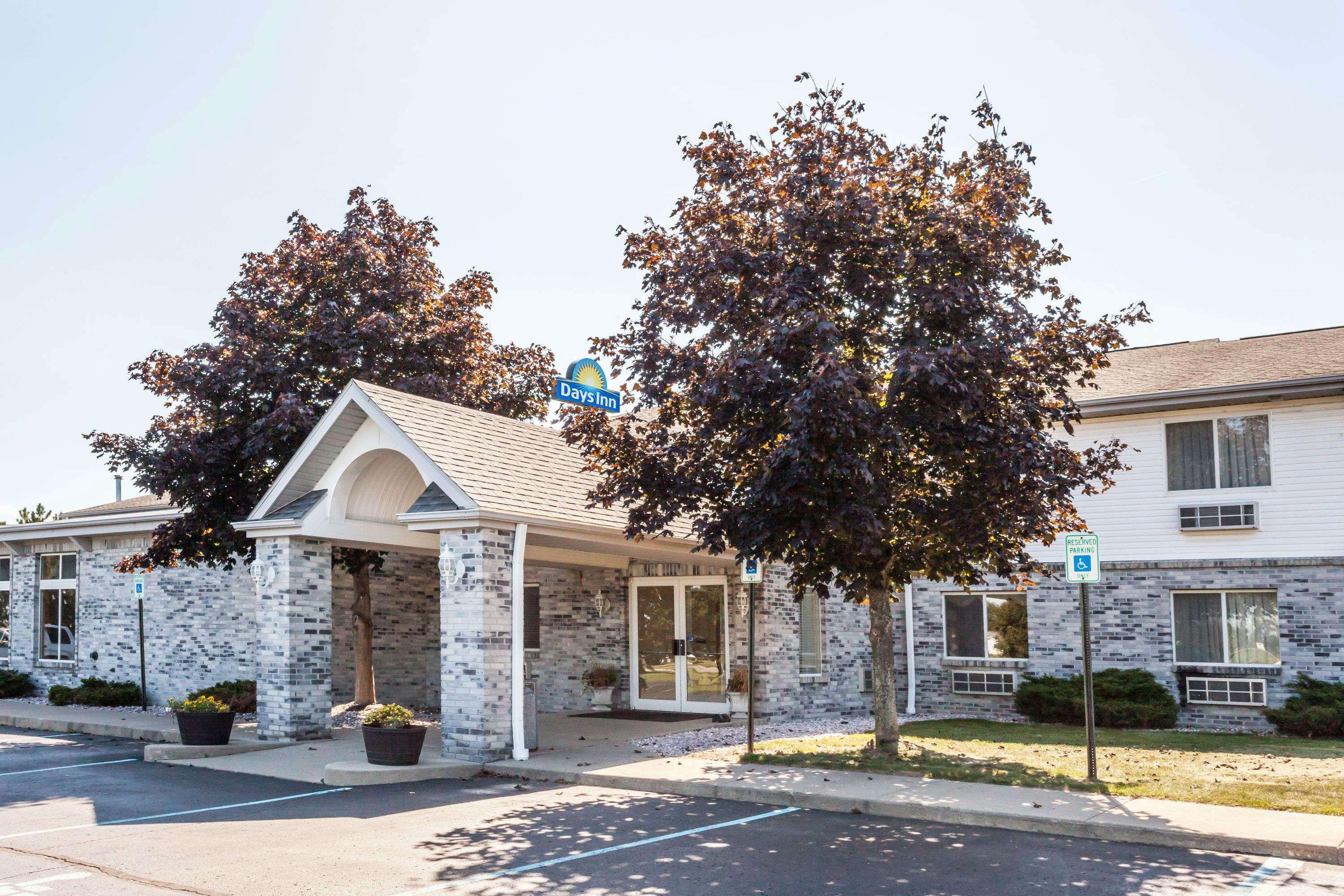 Days Inn By Wyndham Imlay City Экстерьер фото
