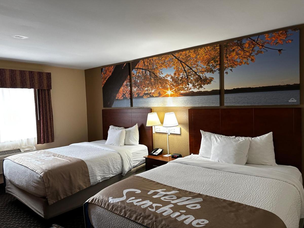 Days Inn By Wyndham Imlay City Экстерьер фото