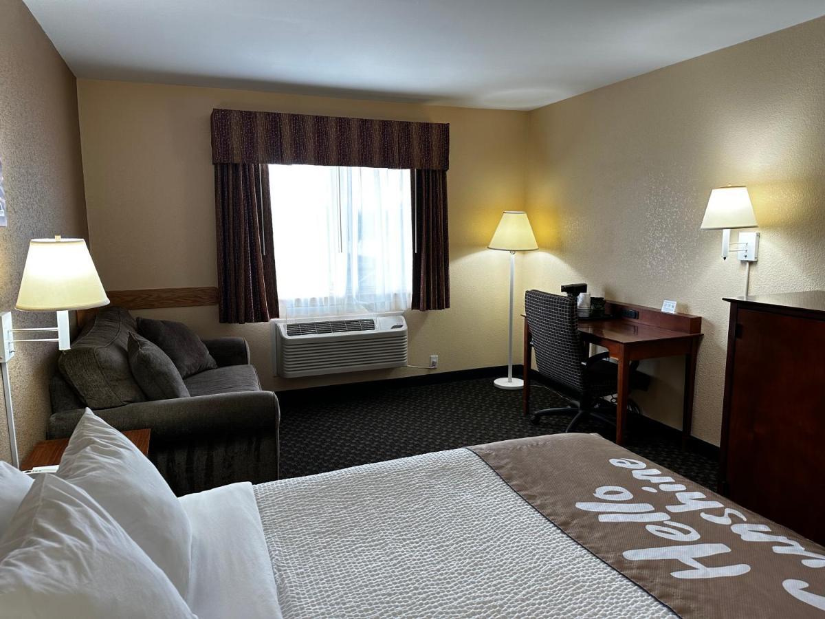 Days Inn By Wyndham Imlay City Экстерьер фото