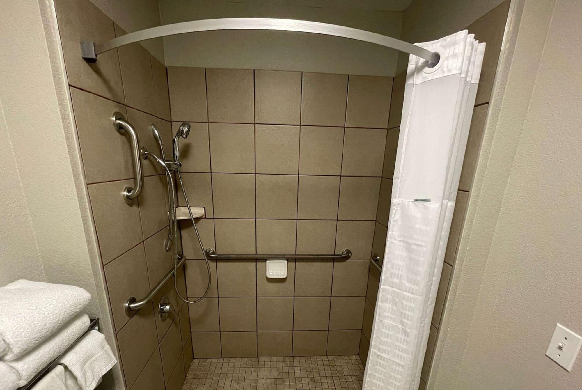 Days Inn By Wyndham Imlay City Экстерьер фото