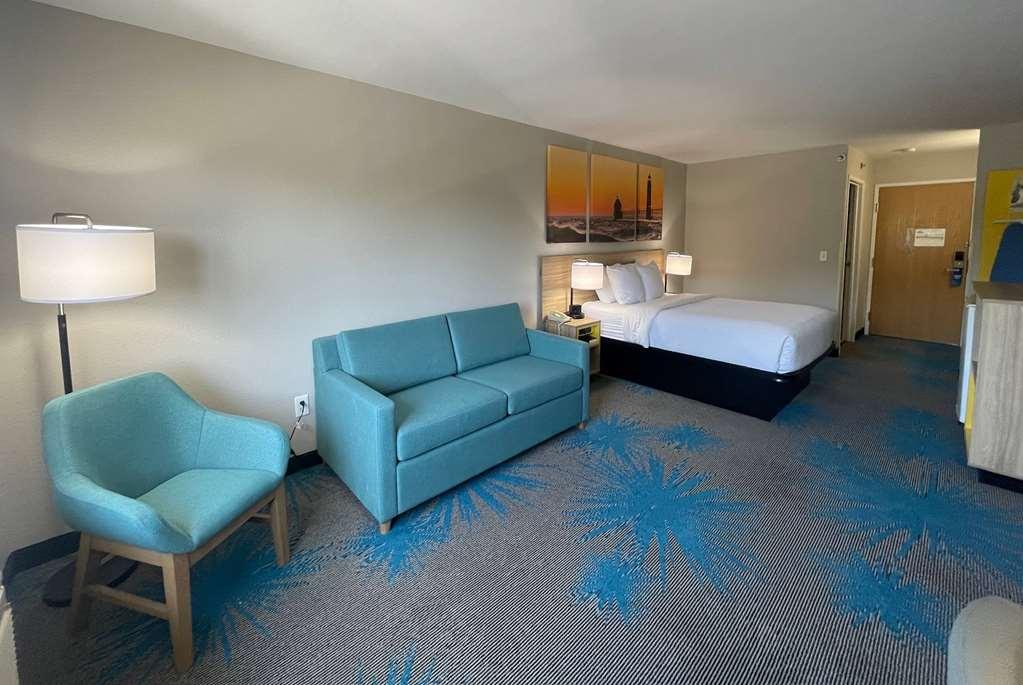 Days Inn By Wyndham Imlay City Номер фото