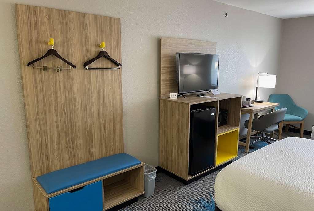 Days Inn By Wyndham Imlay City Номер фото